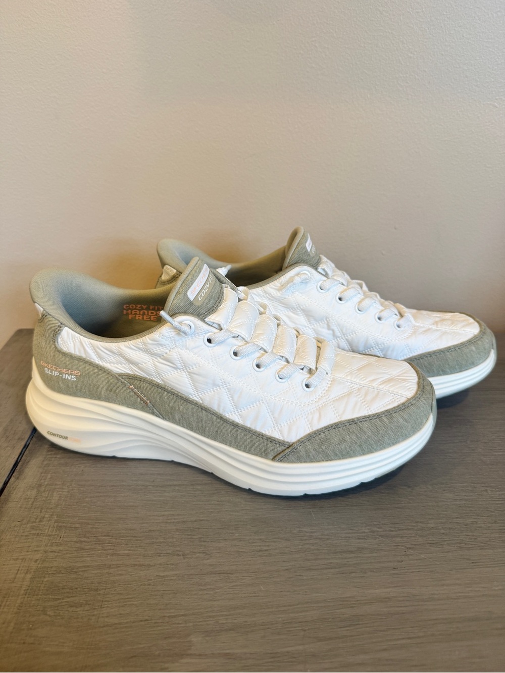 Skechers Slip-ins: Contour Foam - Cozy Fit women's New without box Size 10 Sage